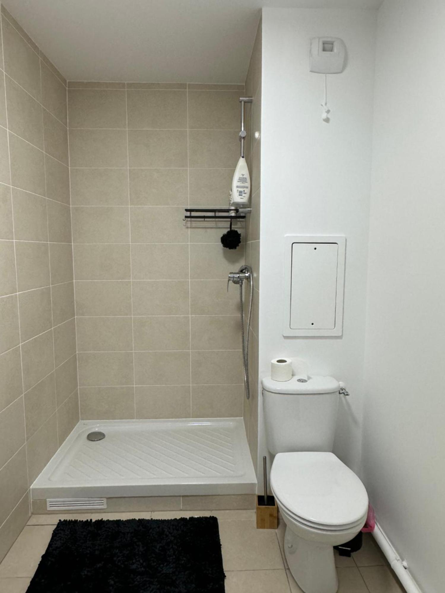 Cosy T2 Au Porte De Paris Au Pied Du Metro L9 Montreuil (Seine-Saint-Denis)